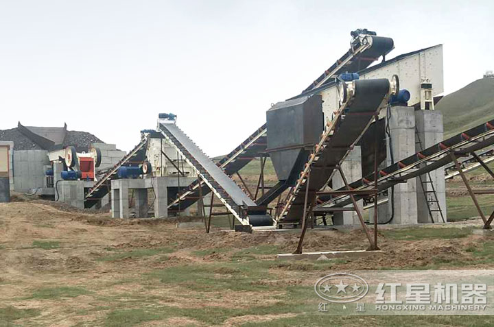 顎式破碎機作業(yè)現場